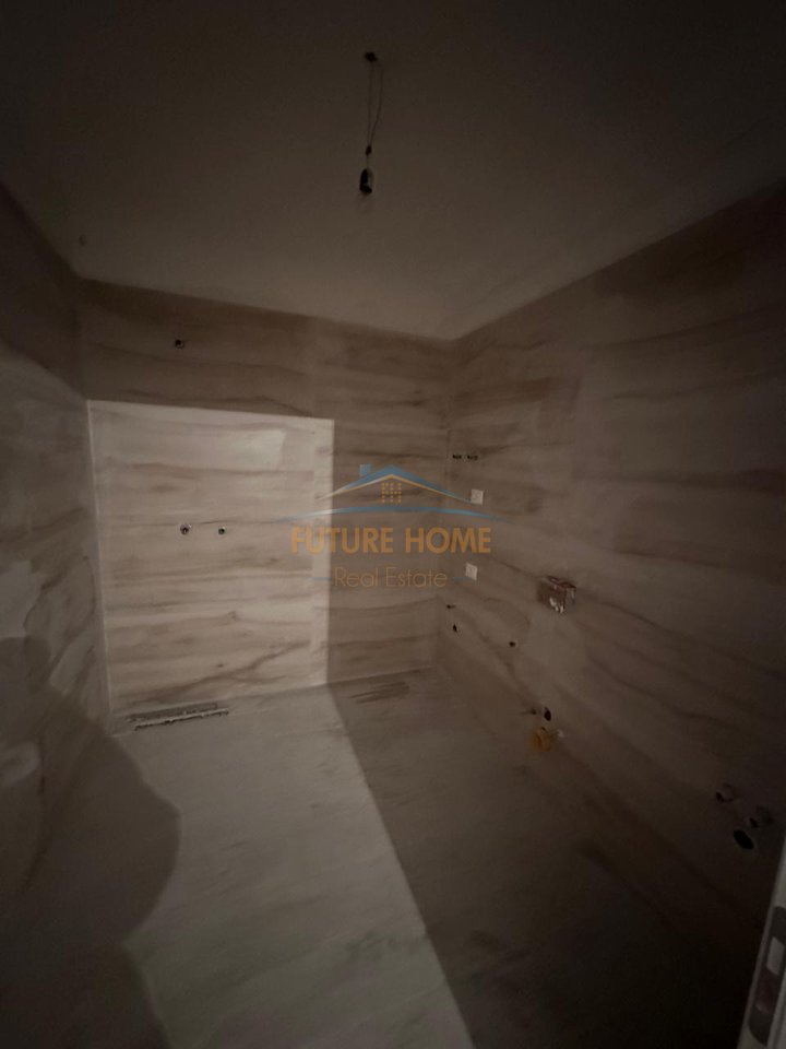 Shitje, Apartament 2+1, Rruga Thesarit, Fresk !