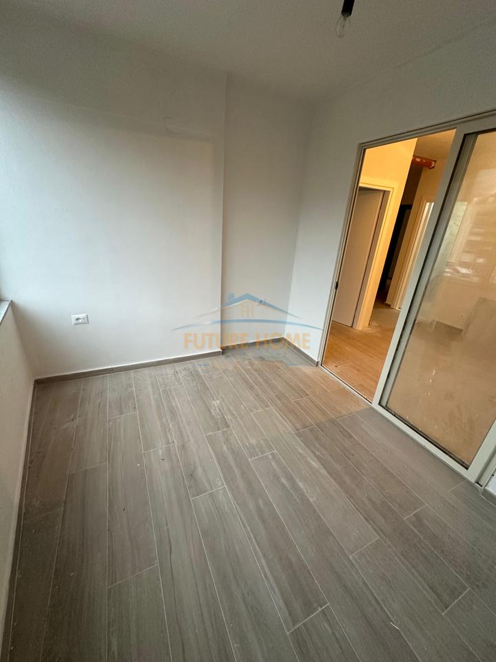 Shitje, Apartament 2+1, Rruga Thesarit, Fresk !