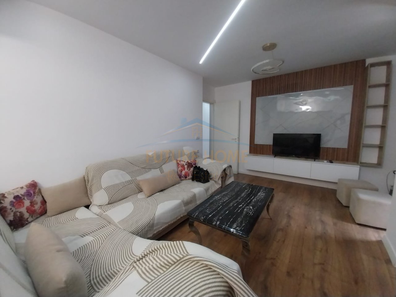 Rent, 2+1 Apartment, Kavaja Street, Tirana.