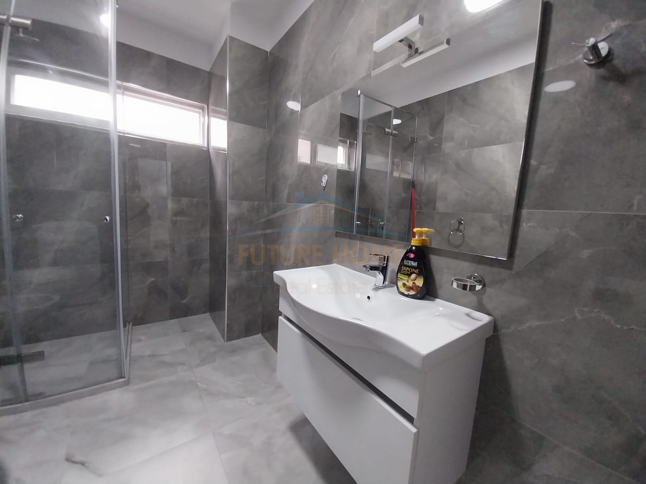 Rent, 2+1 Apartment, Kavaja Street, Tirana.