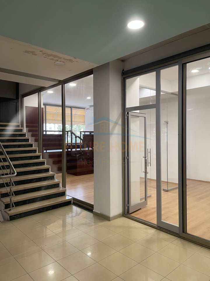 Qera, Ambient Biznesi, Qender, Tiranë