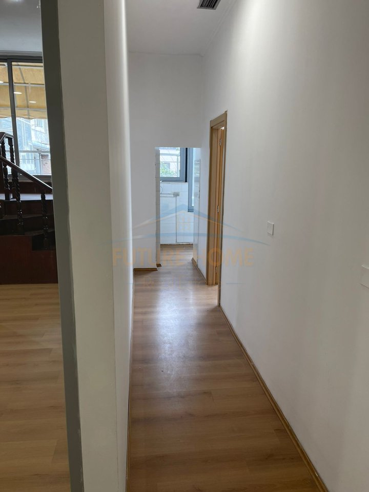 Qera, Ambient Biznesi, Qender, Tiranë