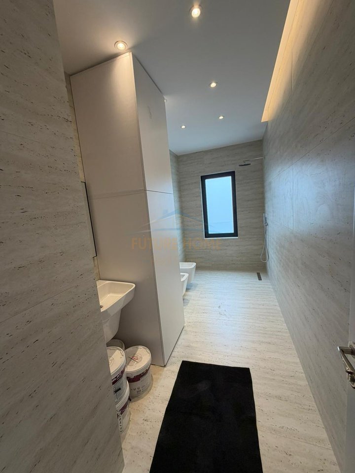 Qira, Apartament 1+1+Post Parkimi, Rruga e Barrikadave, Tiranë.