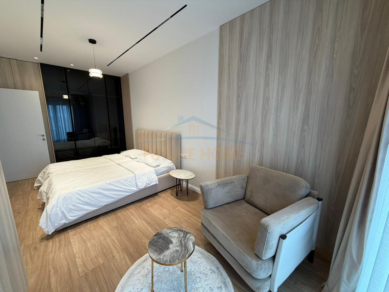 Qira, Apartament 1+1+Post Parkimi, Rruga e Barrikadave, Tiranë.