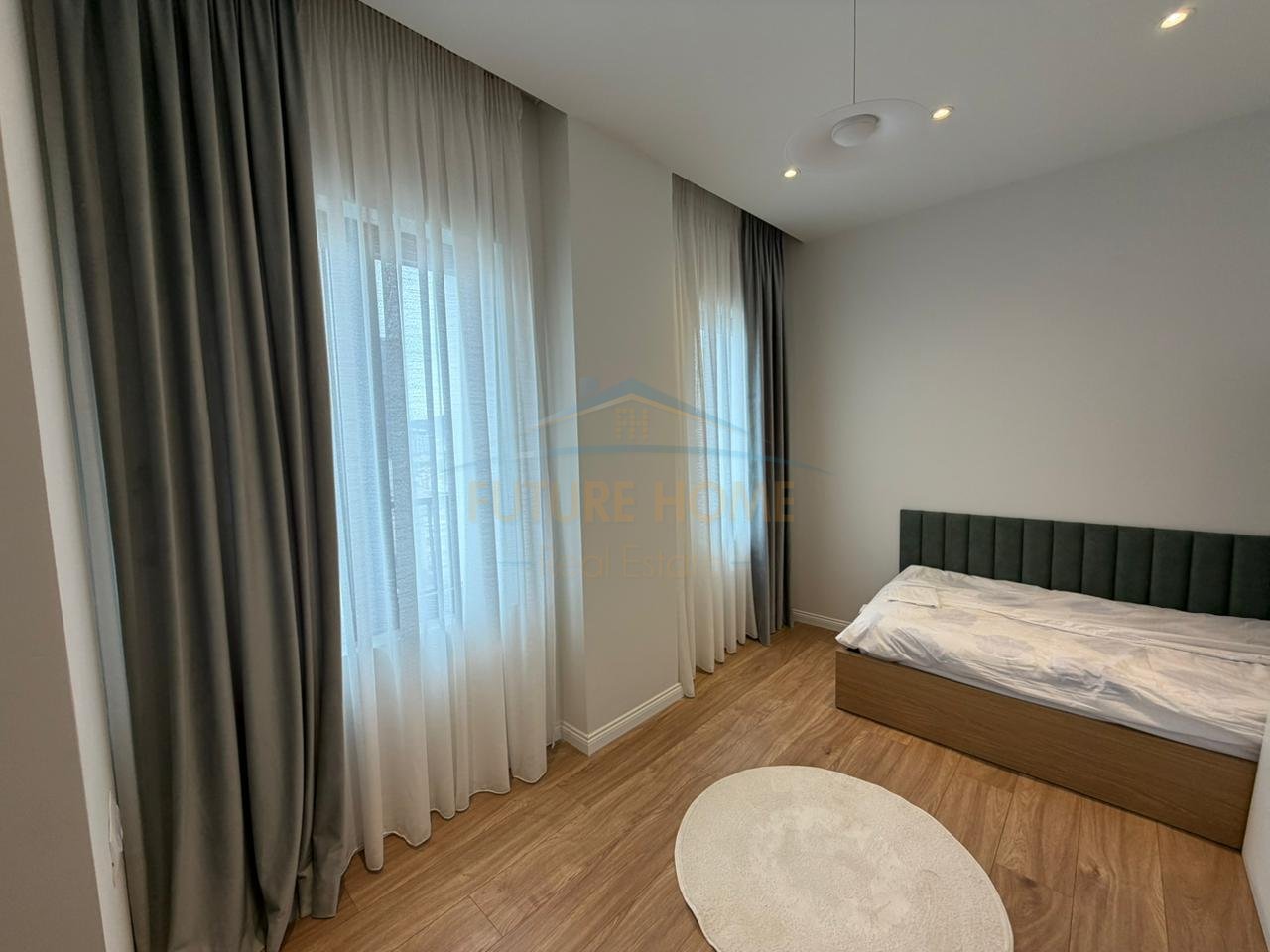 Qira, Apartament 2+1+Post Parkimi, Rruga e Barrikadave, Tiranë.