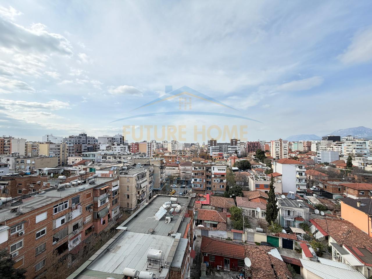 Shitet, Apartament 2+1, Pazari i Ri, Tiranë