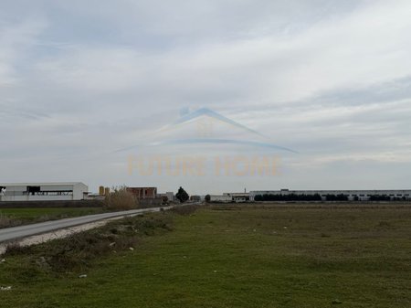 Shitet, Tokë, Autostrada Durrës-Tiranë