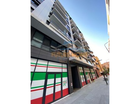 Qera, Ambient Biznesi, Rruga e Kosovarëve.