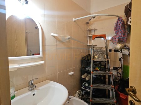 Shitet Apartament 2+1+2 , Vollga , Durres