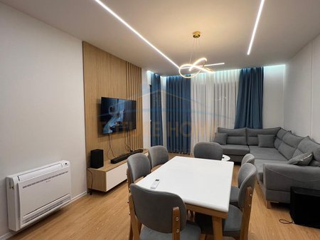 In vendita, Appartamento 2+1, Complesso Univers City, Tirana.