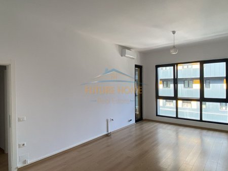 Qera,Ambjent zyre,Kompleksi Square 21