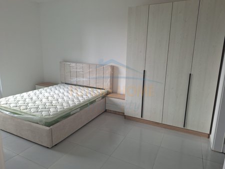 Qera, Apartament 2+1+2, Rruga 5 Maji, Tiranë.