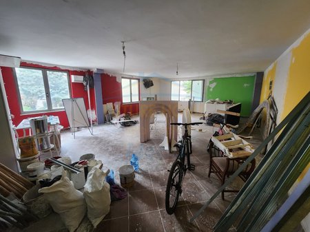 Qera, Ambient Biznesi, Liqeni i Thate, Tiranë.