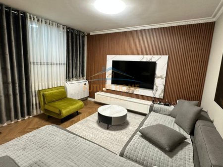 Shitet,Apartament 2+1,Rruga e Elbasanit,Tiranë