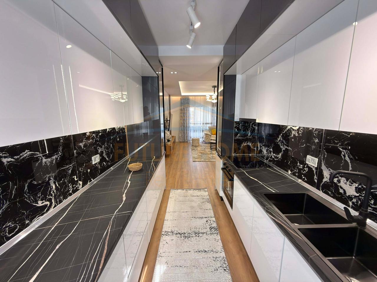 Shitet, Apartament 2+1+2, Pallati me Shigjeta