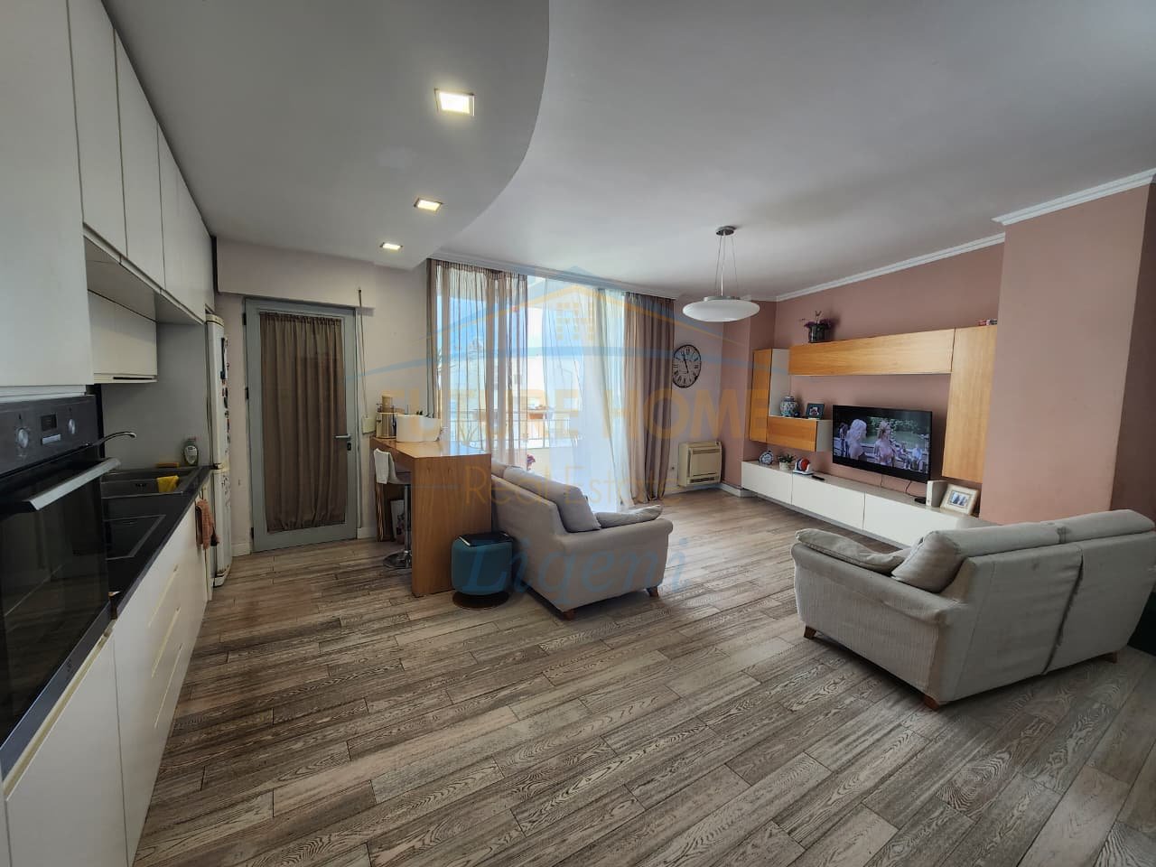 In vendita, Appartamento 3+1+2, Lago Secco, Tirana.