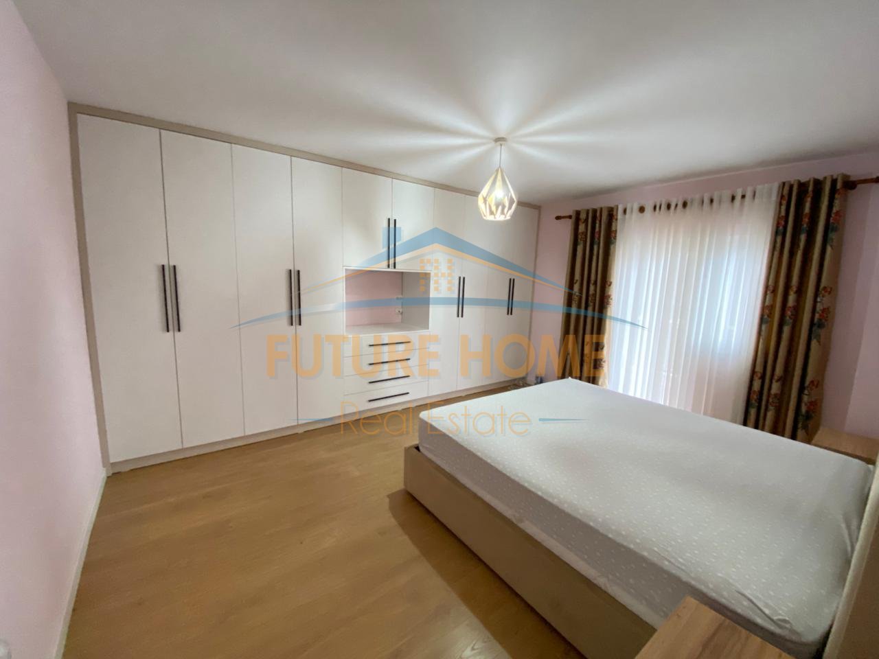 Qera, Apartament 1+1, Komuna Parisit, Tiranë