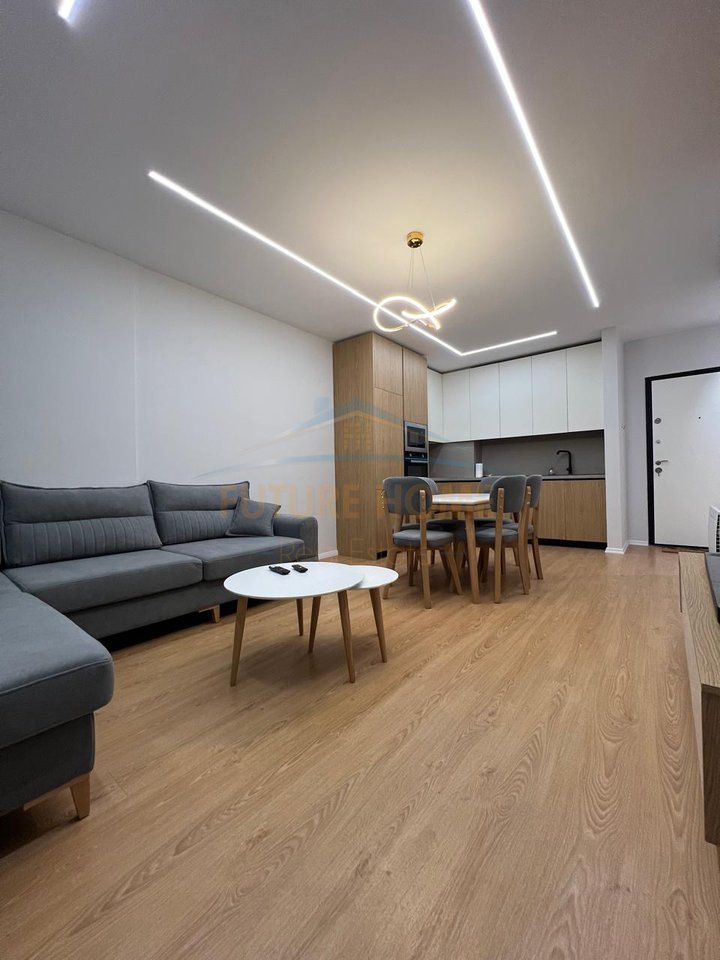 In vendita, Appartamento 2+1, Complesso Univers City, Tirana.