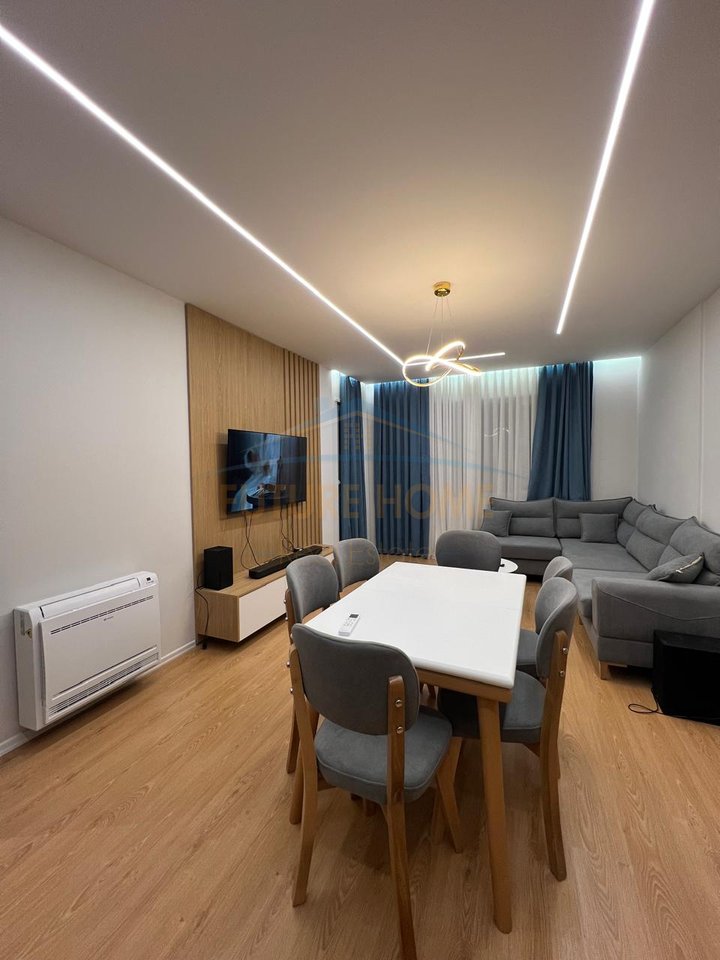 In vendita, Appartamento 2+1, Complesso Univers City, Tirana.