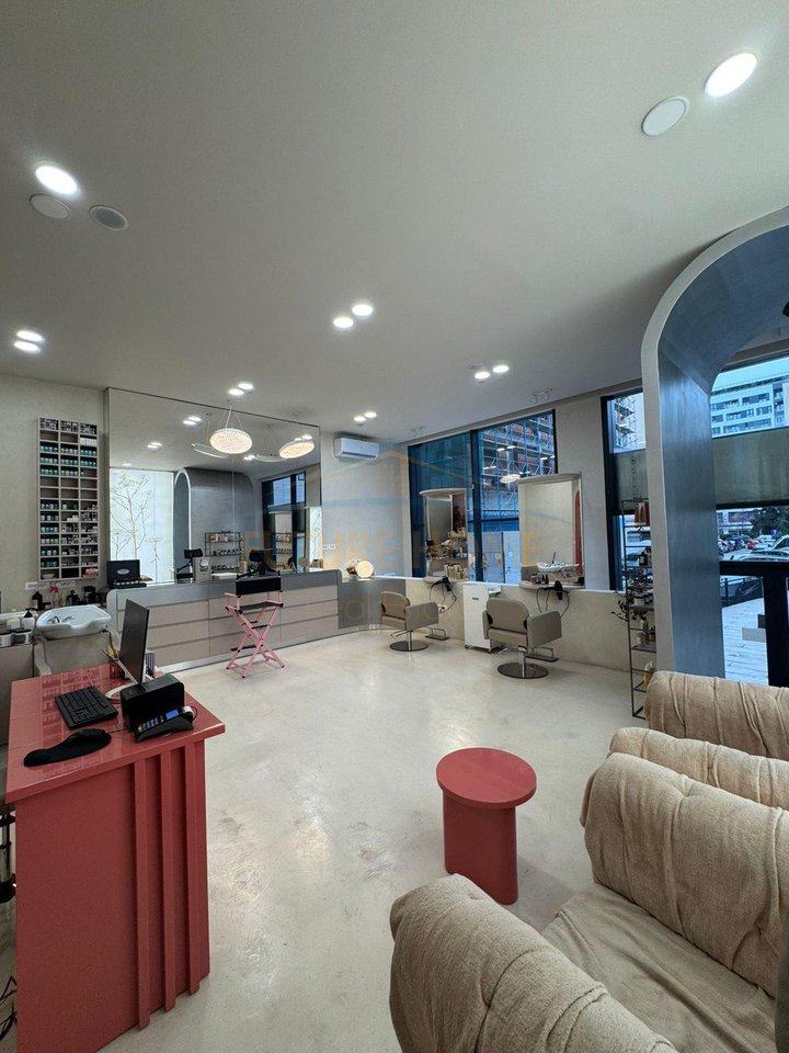 For sale, Business Premises, Square 21