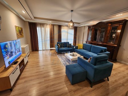 Qira, Apartament 2+1+ Post Parkimi, Rruga e Kosovarëve, Tiranë.