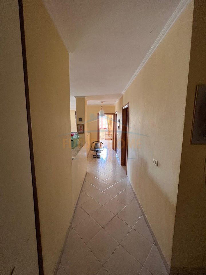 Shitet, Apartament 2+1+2, Vollga, Durrës