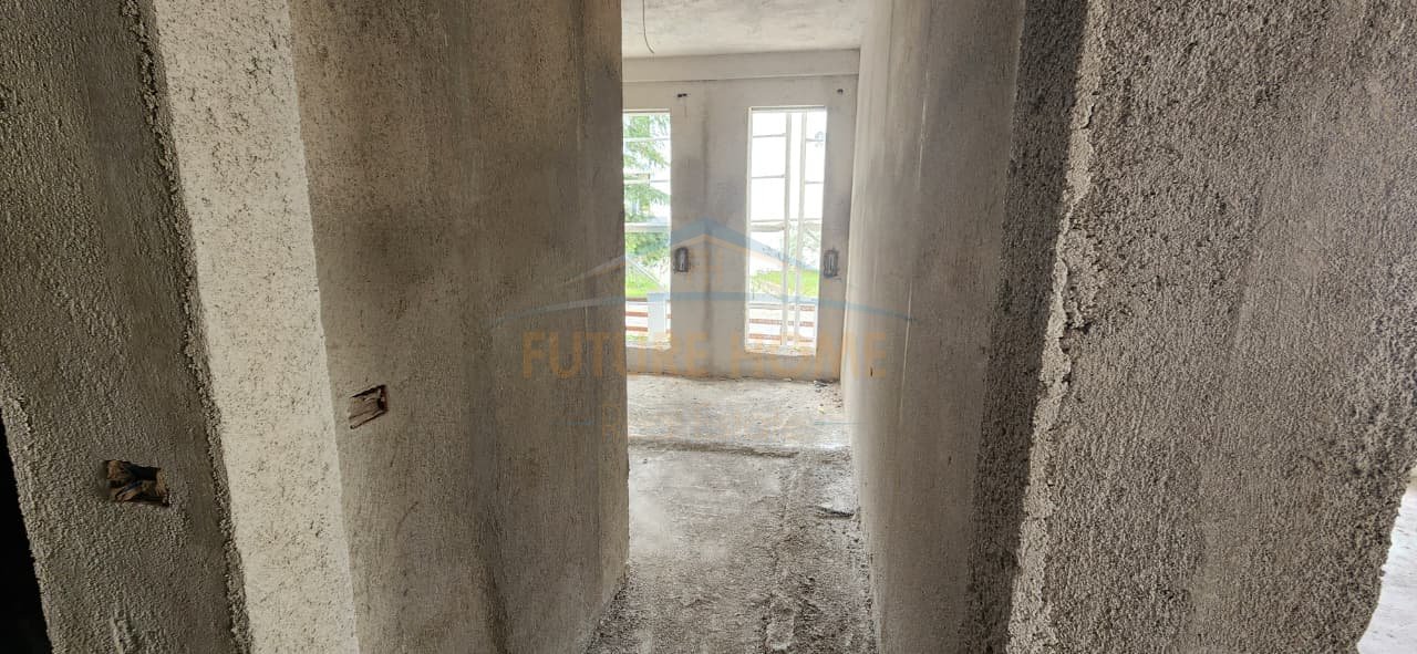 For sale, 2+1 Apartment + Parking Spot, Gjiri i Lalzit