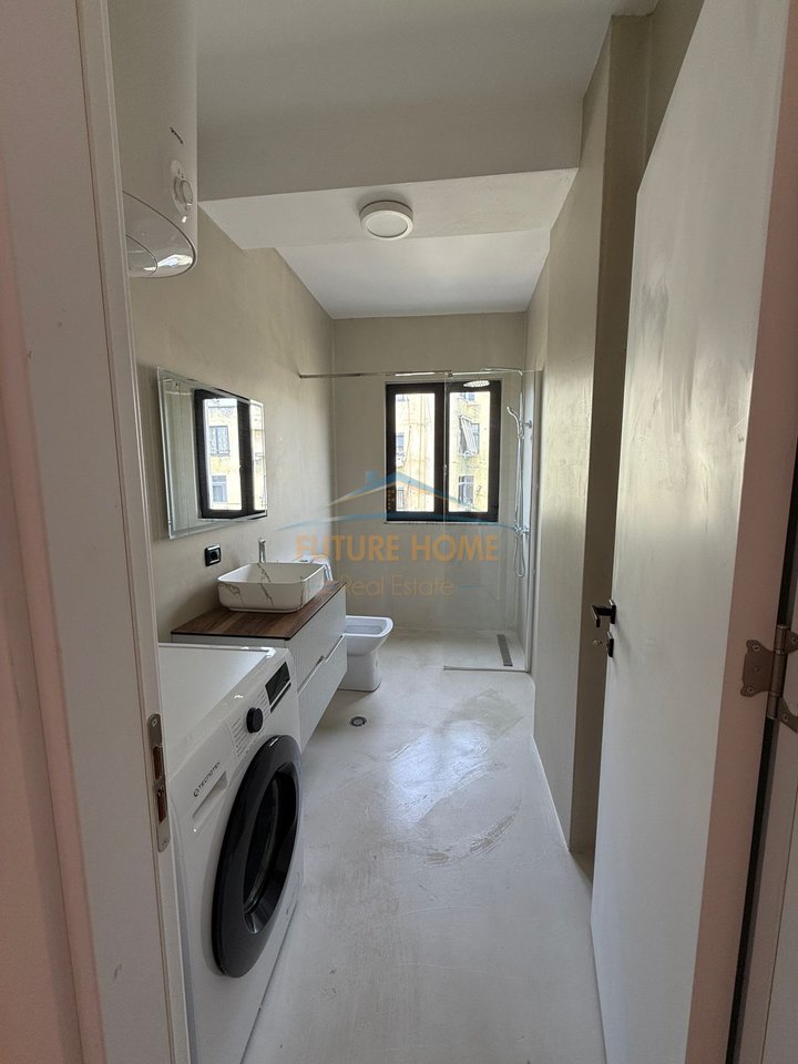 Shitet , Apartament 2+1+ Garderob, Bulevardi Bajram Curri, Tiranë.