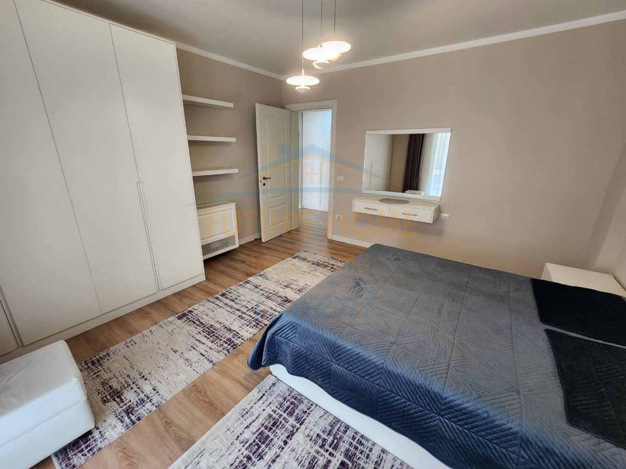 Qira, Apartament 2+1+ Post Parkimi, Rruga e Kosovarëve, Tiranë.