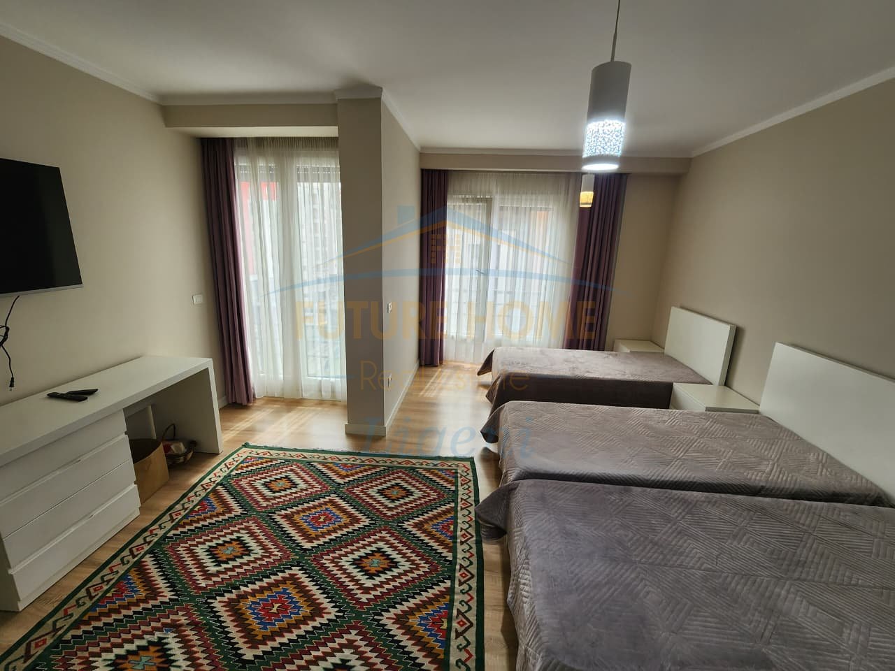 Qira, Apartament 2+1+ Post Parkimi, Rruga e Kosovarëve, Tiranë.