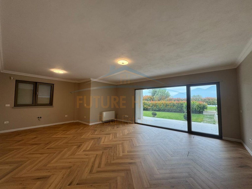 For sale, 3-storey villa, Mjull-Bathore, Tirana