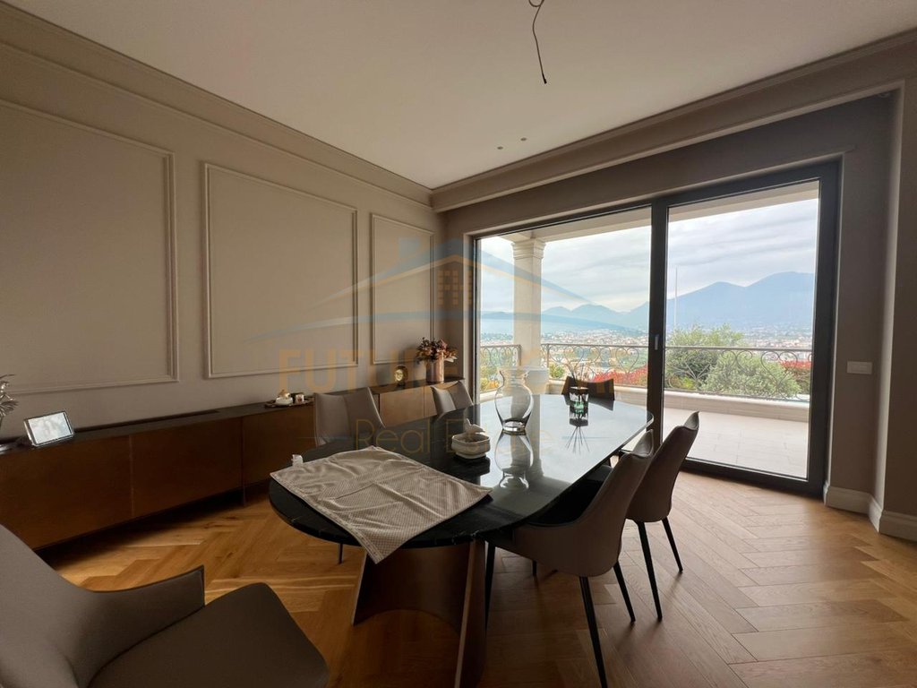 In vendita, villa su 3 piani, Mjull-Bathore, Tirana