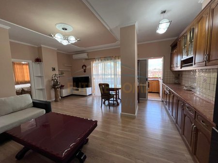 Qera, Apartament 2+1, Xhamllik, Tiranë.
