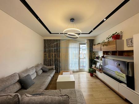 For sale, Apartment 2+1+2+Parking space, Ali Demi, Tirana.