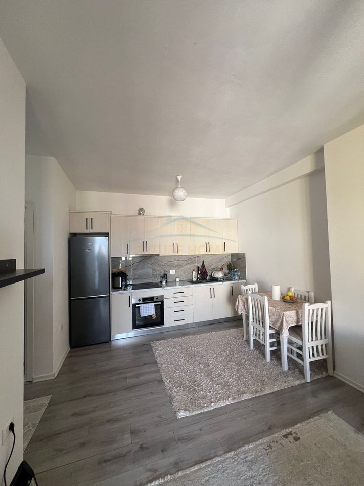 Vendesi appartamento 2+1+posto auto, Yzberisht, Grand Galery.