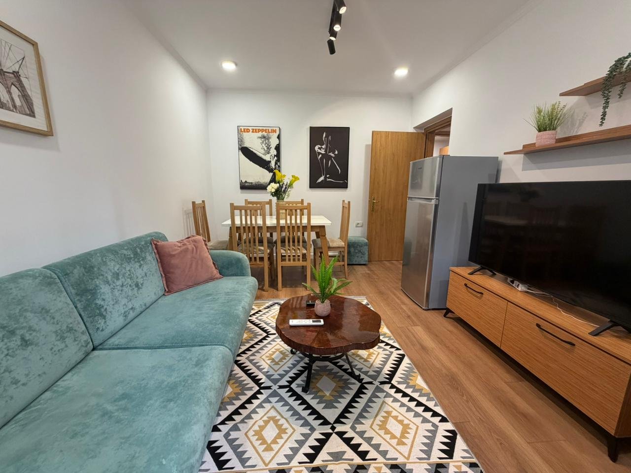 Qera, Apartament 1+1, 21Dhjetori, Tiranë.