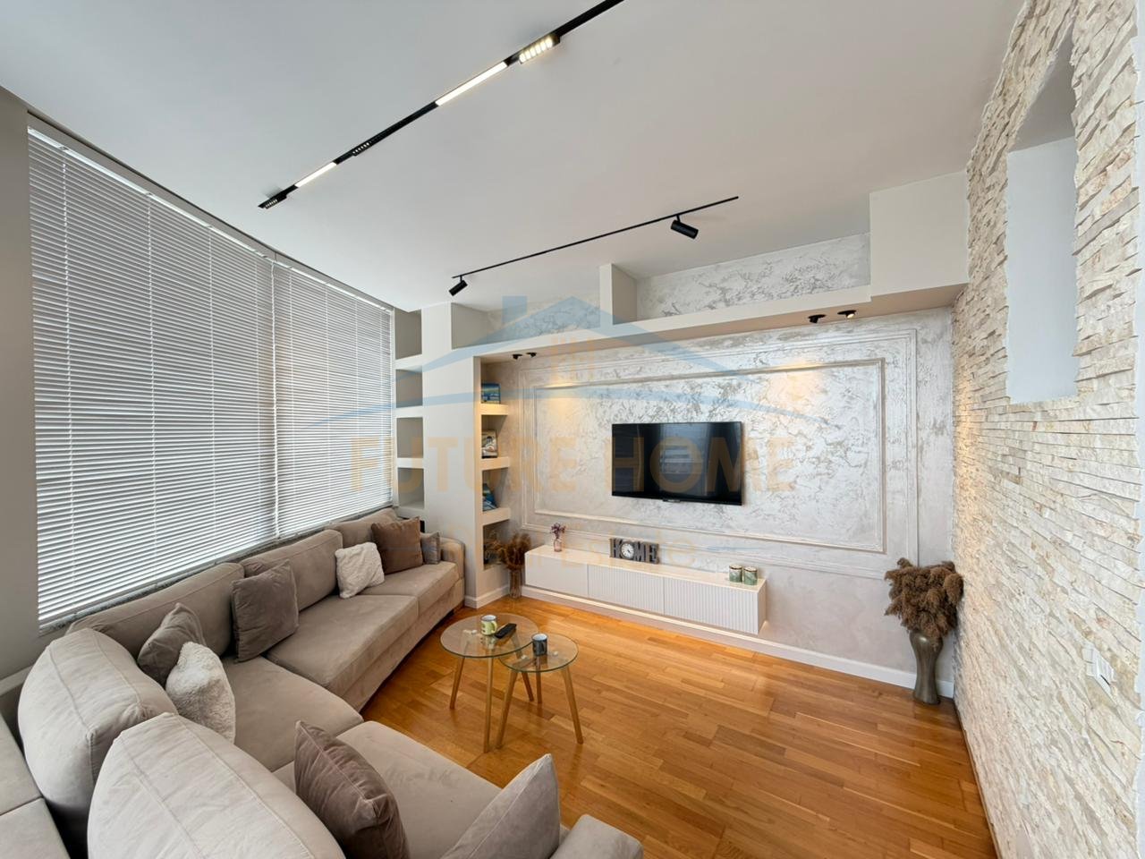 In vendita, Appartamento 2+1+2+ Veranda, Unaza e Re, Tirana
