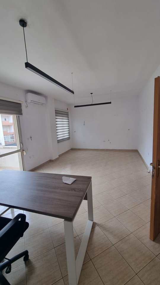 For rent, Office space, Komuna e Parisit, Tirana