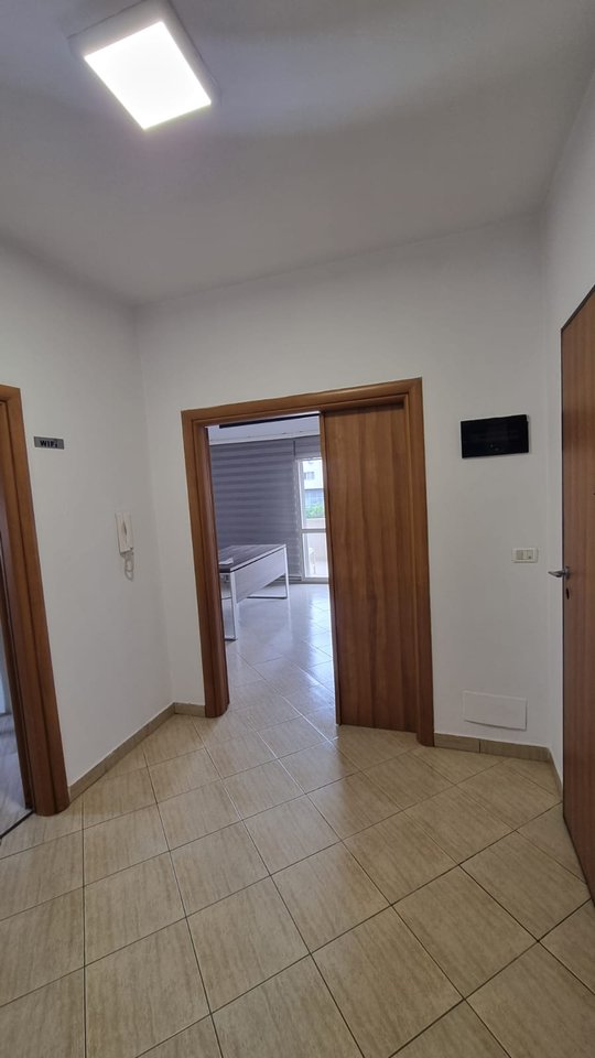For rent, Office space, Komuna e Parisit, Tirana