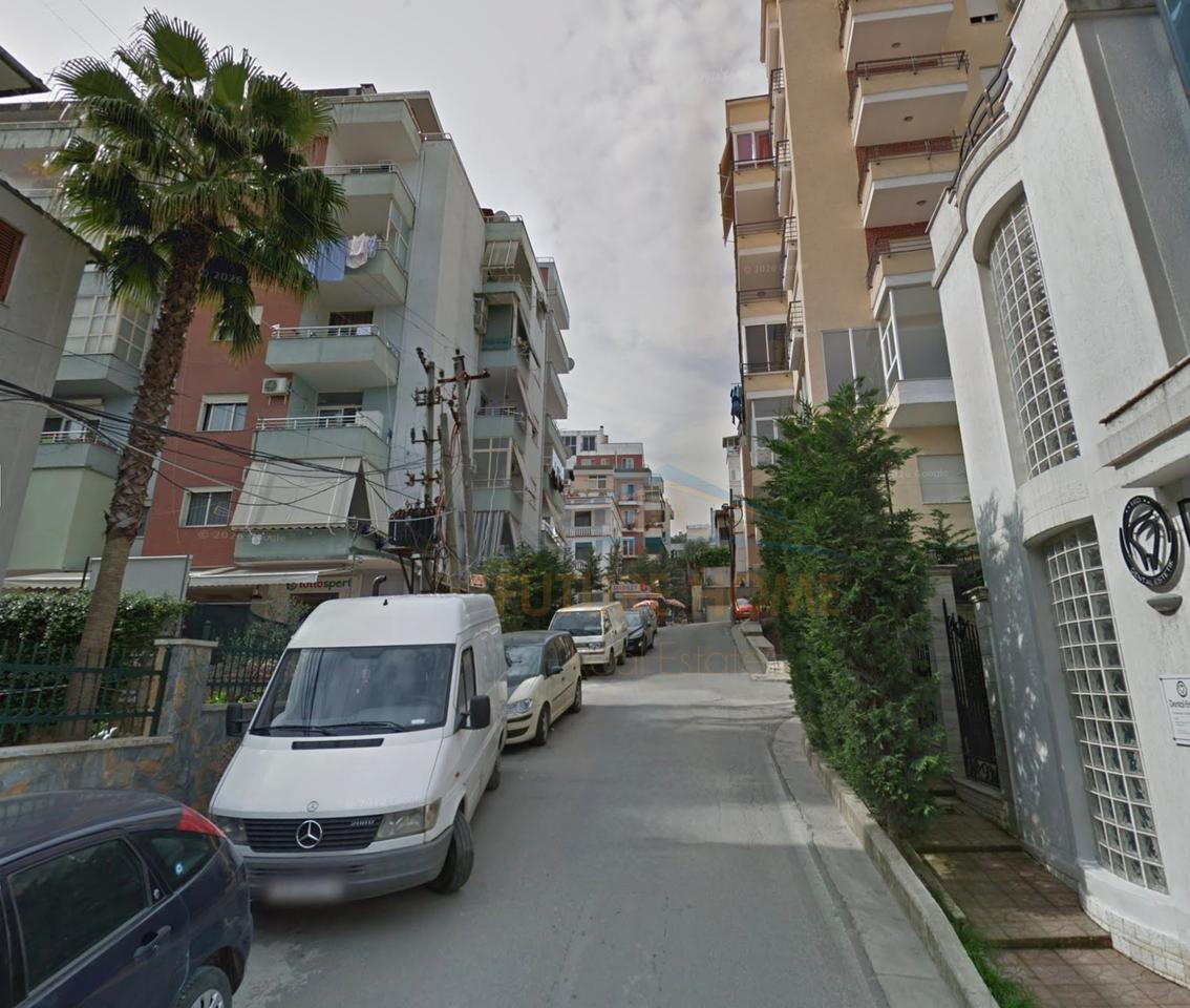 Qira, Garsoniere, Kopshti Botanik, Tirane.