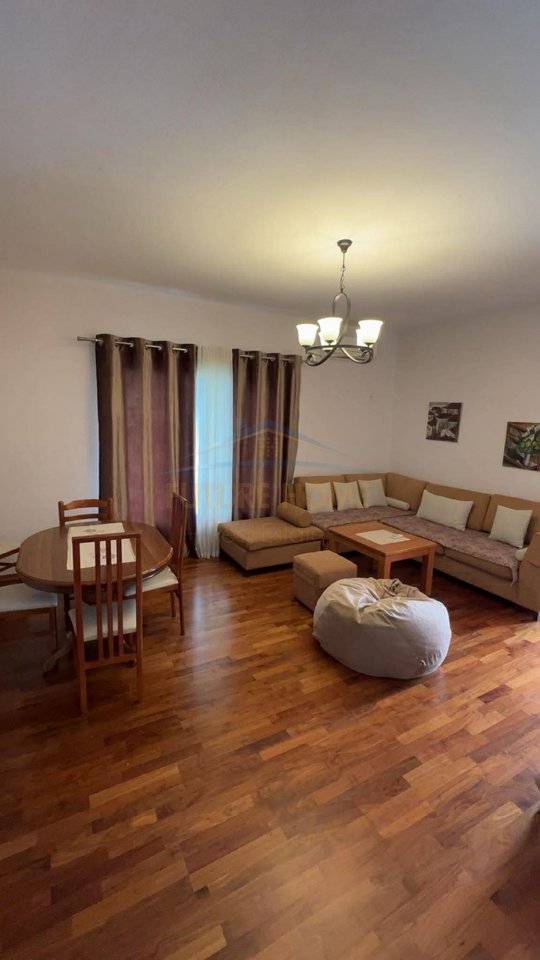 Qera, Kati i Parë i Vilës, Sauk i Vjetër