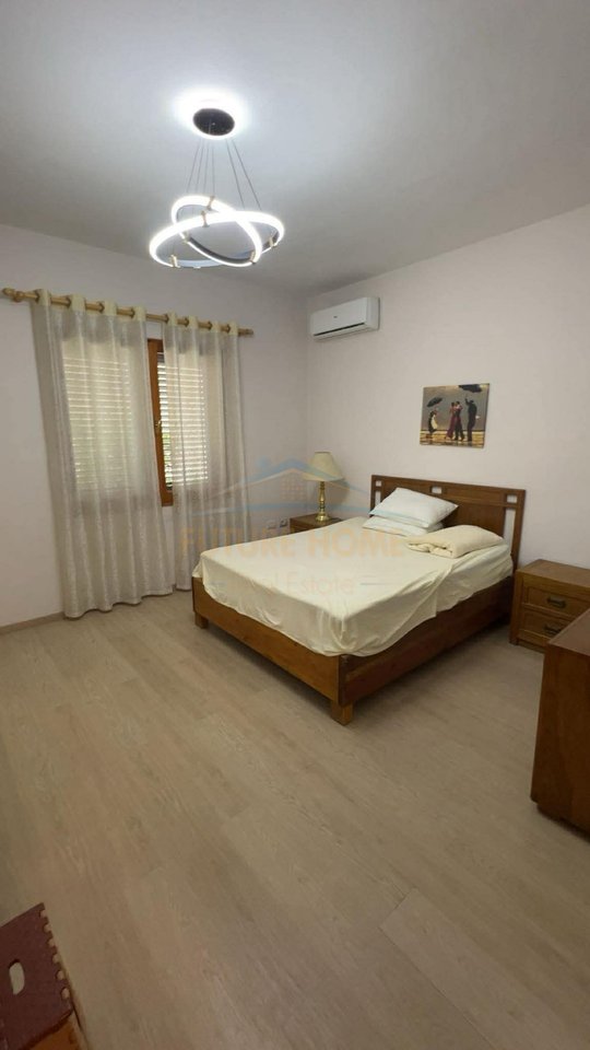 Qera, Kati i Parë i Vilës, Sauk i Vjetër