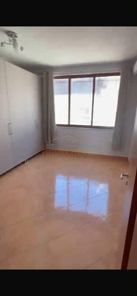 Rent, 3rd Floor of a Villa, Kavaja Street