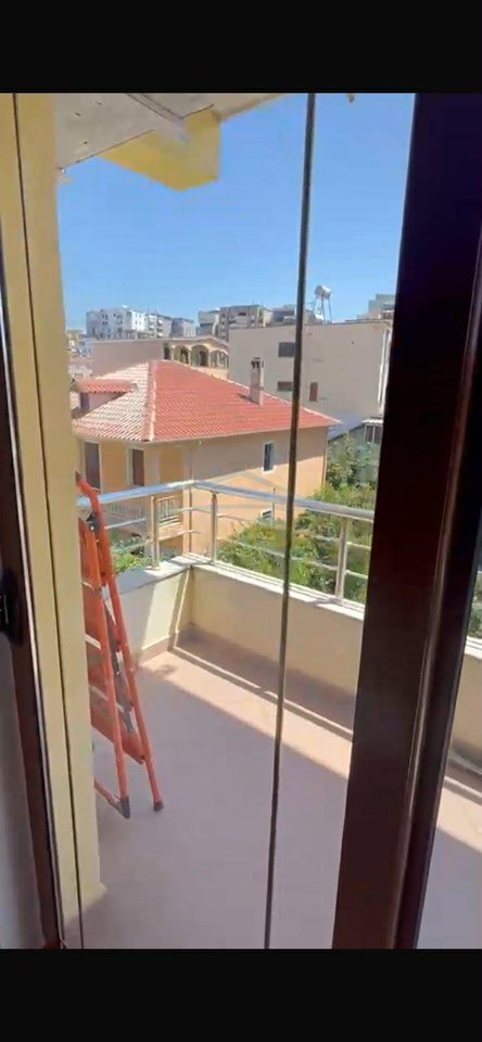 Rent, 3rd Floor of a Villa, Kavaja Street