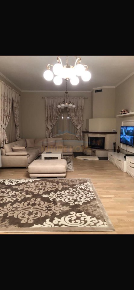 In vendita, Villa Super Investita, Bërzhitë