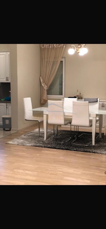In vendita, Villa Super Investita, Bërzhitë