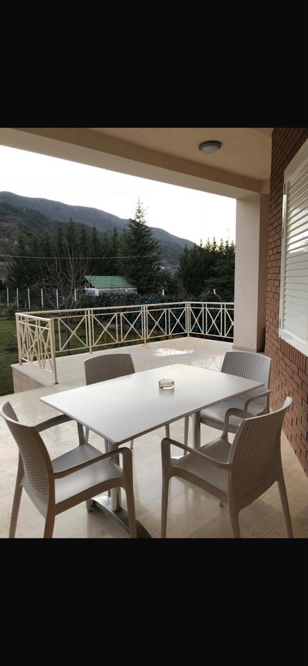 Affitto, Villa Super Investita, Bërzhitë