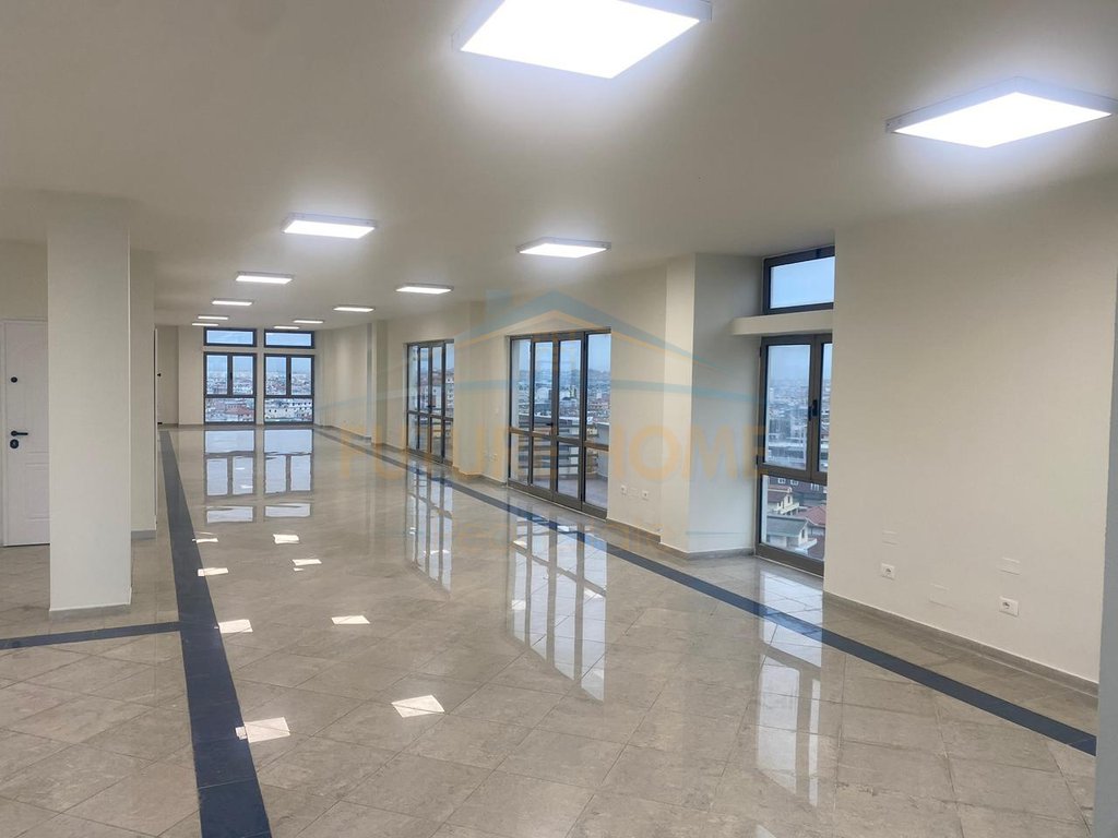 Qera, Ambient Biznesi, Rruga Portit , Durres