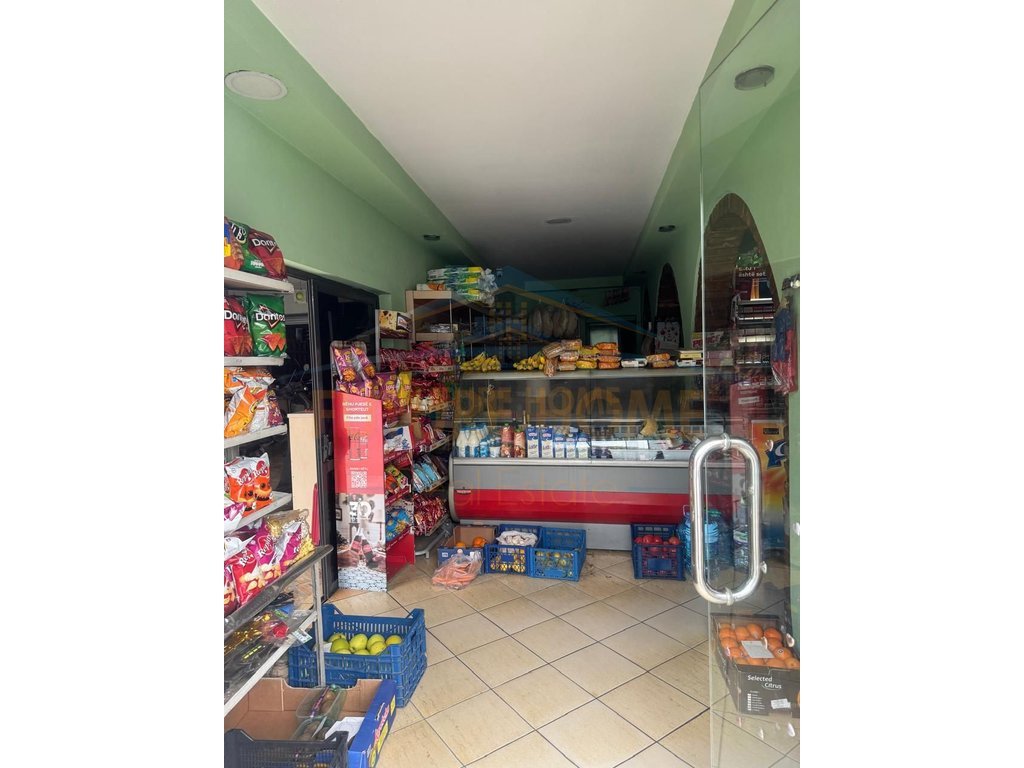 Qera, Godinë Biznesi, Rrotondo Yzberisht.