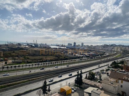 Qera, Ambient Biznesi, Rruga Portit , Durres